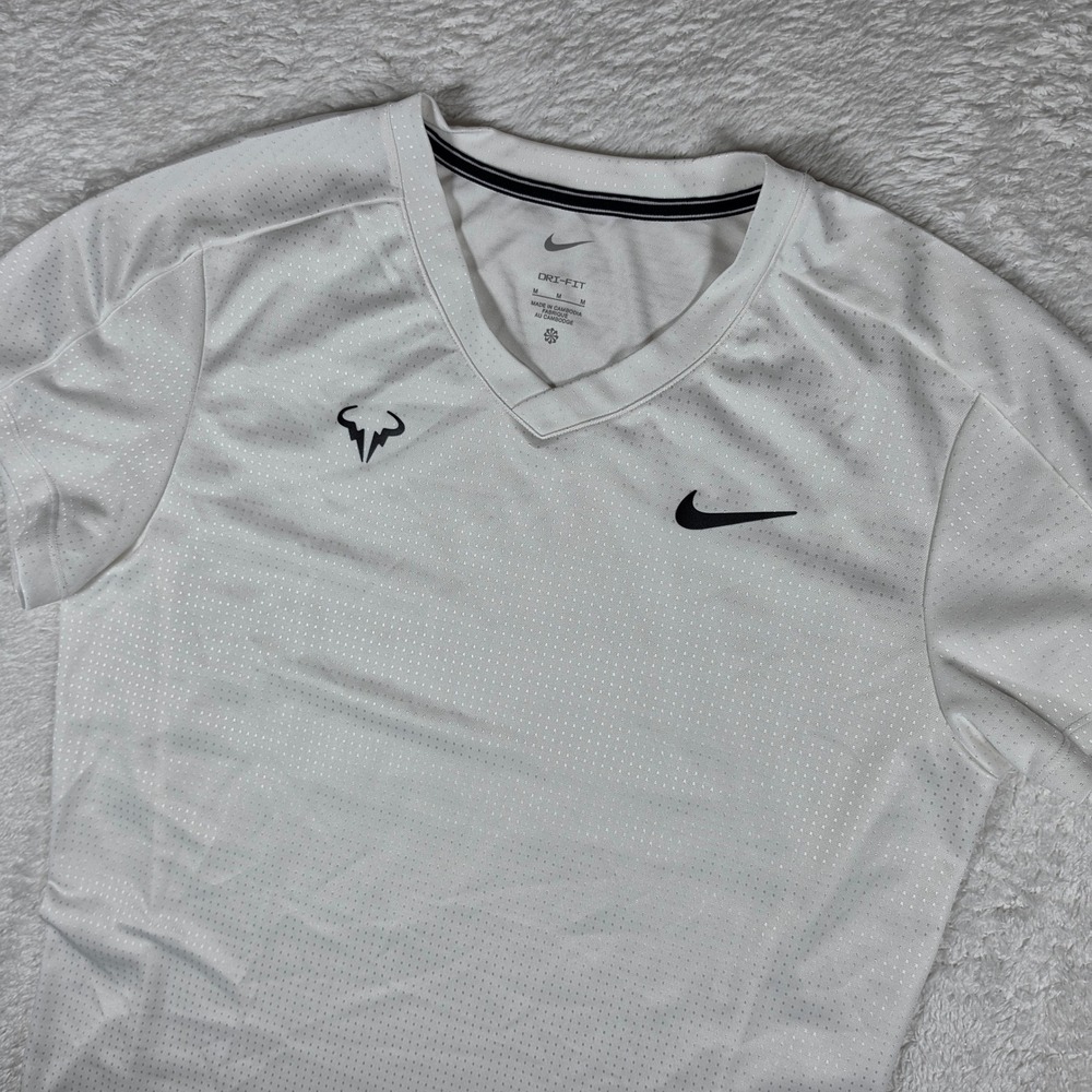 Nike Rafa Challenger Men Size M White s/s Dri-FIT Tennis Shirt CV2572-100 EUC